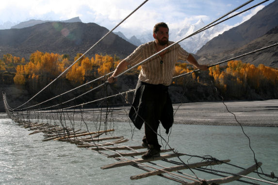 Eddy Cattaneo, Mondo via terra aerei