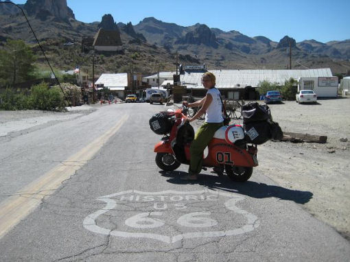 Tour del Mondo in Vespa 50 special