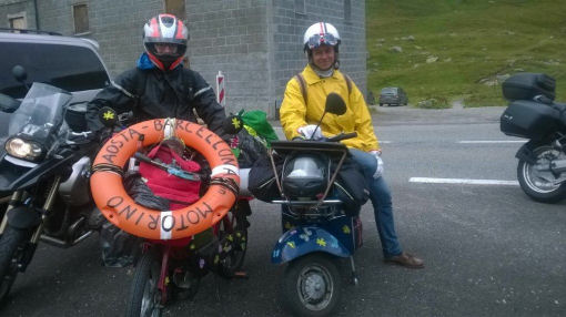 henry favre da aosta a capo nord in ape piaggio