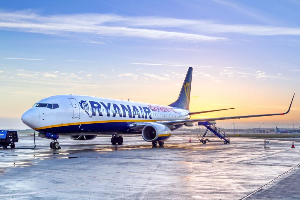 Volare a soli 9,99 euro, Ryanair lancia la Cyber Week: tante offerte in 8 giorni