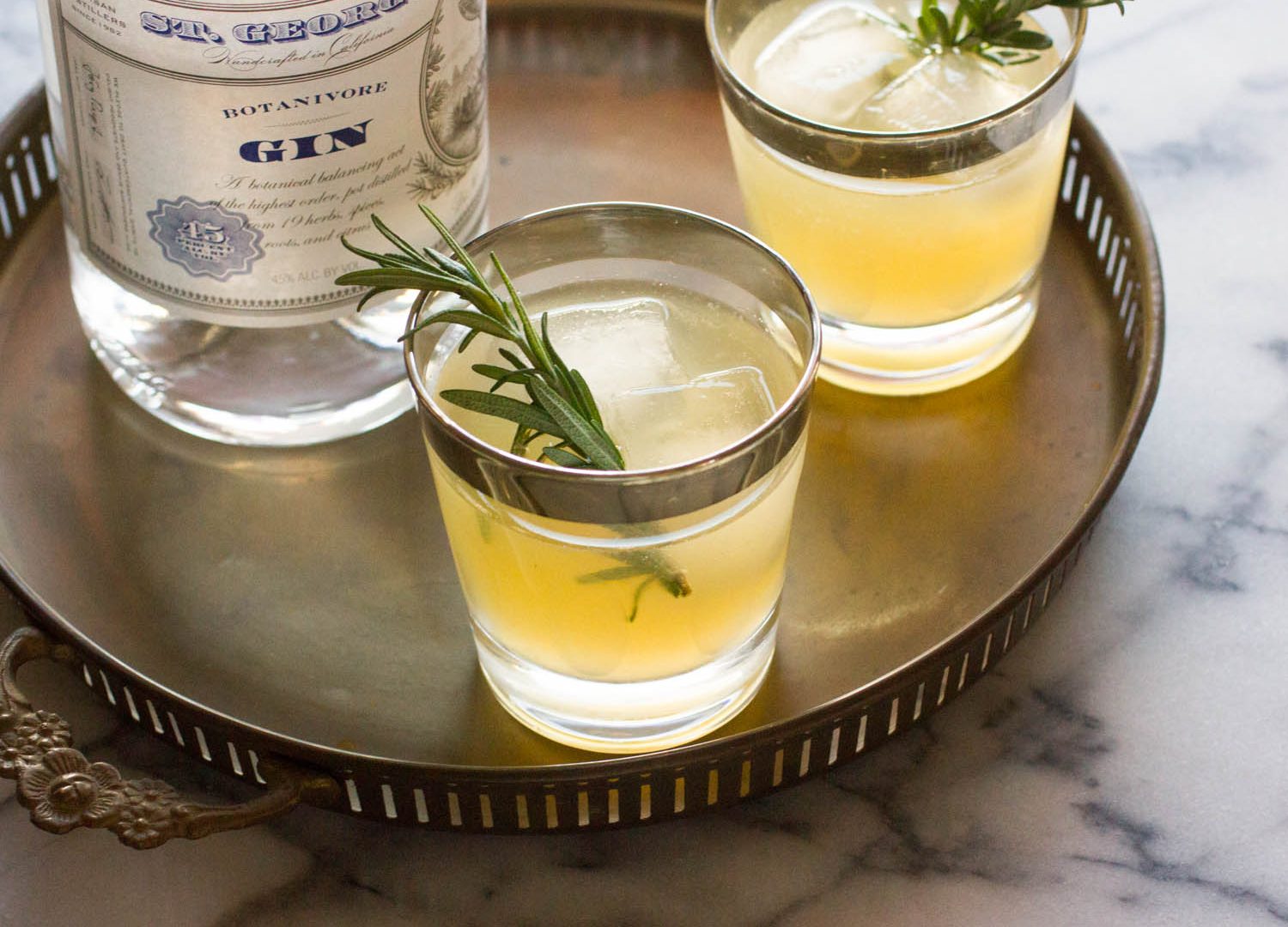 Pagati per viaggiare e bere gin: l’offerta di lavoro di un’azienda inglese