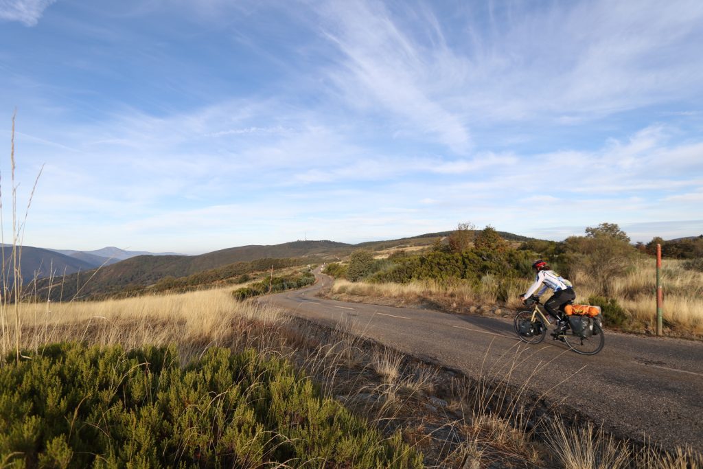 Enrico Gasparri, rigorosamente in bicicletta