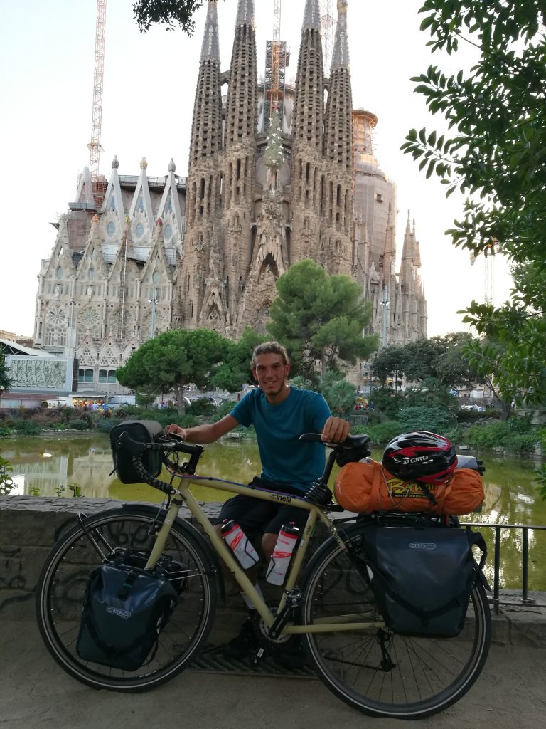 Enrico Gasparri, rigorosamente in bicicletta