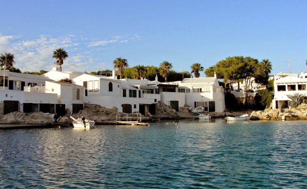 vado a vivere a minorca