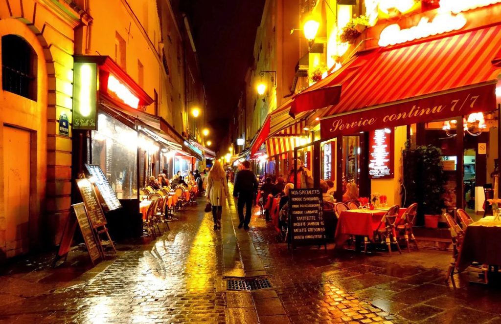 Il cenone di Capodanno in Europa? Da Parigi a Roma all’insegna del buon cibo e del divertimento