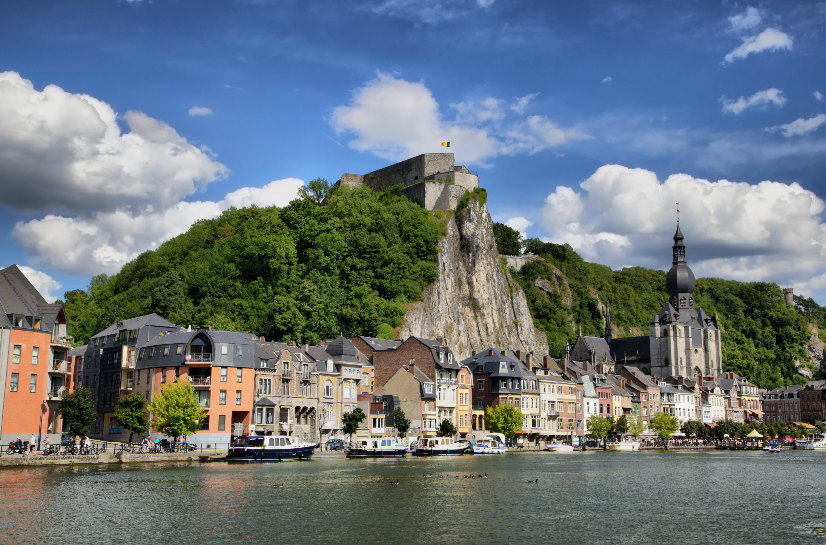 Namur (Belgio), un viaggio alla scoperta dei sotterranei più estesi d’Europa 