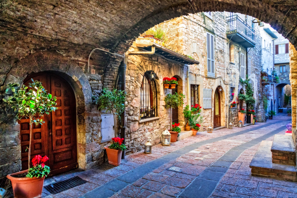 vivere con poco italia umbria
