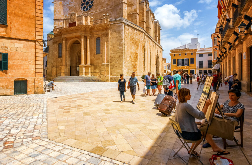 aumentano spagnoli e stranieri residenti a Minorca