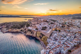 I FAMOSI CHE AMANO IBIZA