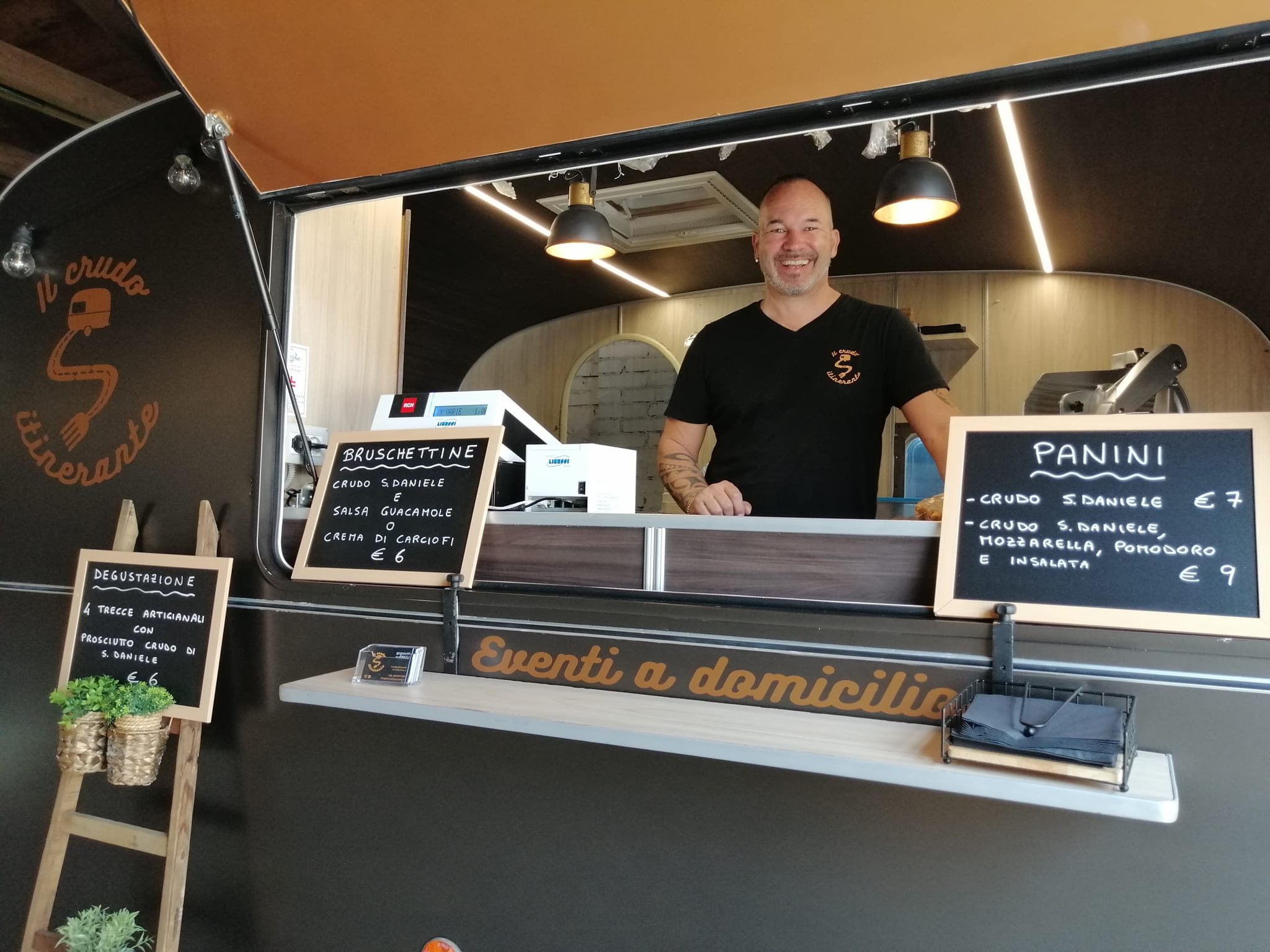 Mollano il posto fisso per aprire uno street food: la storia di Barbara e Walter