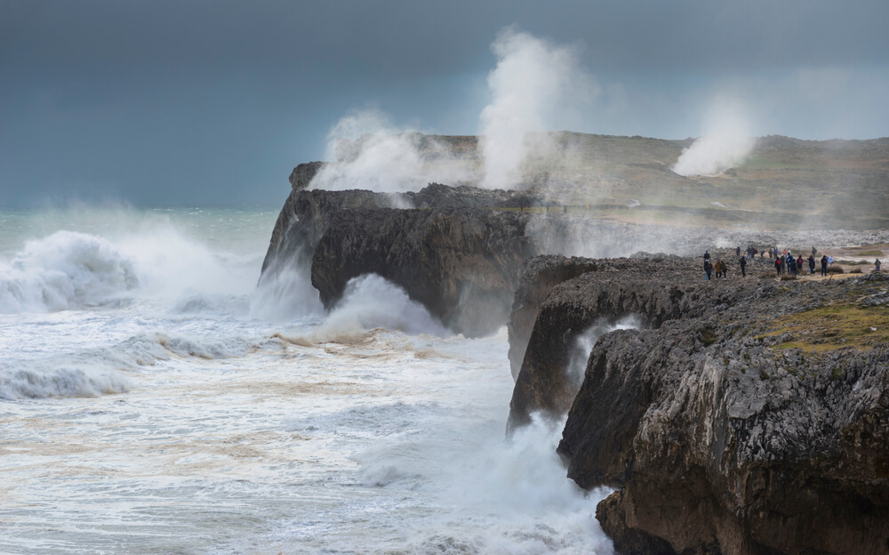 Bufones de pria durante una tempesta nelle Asturie.