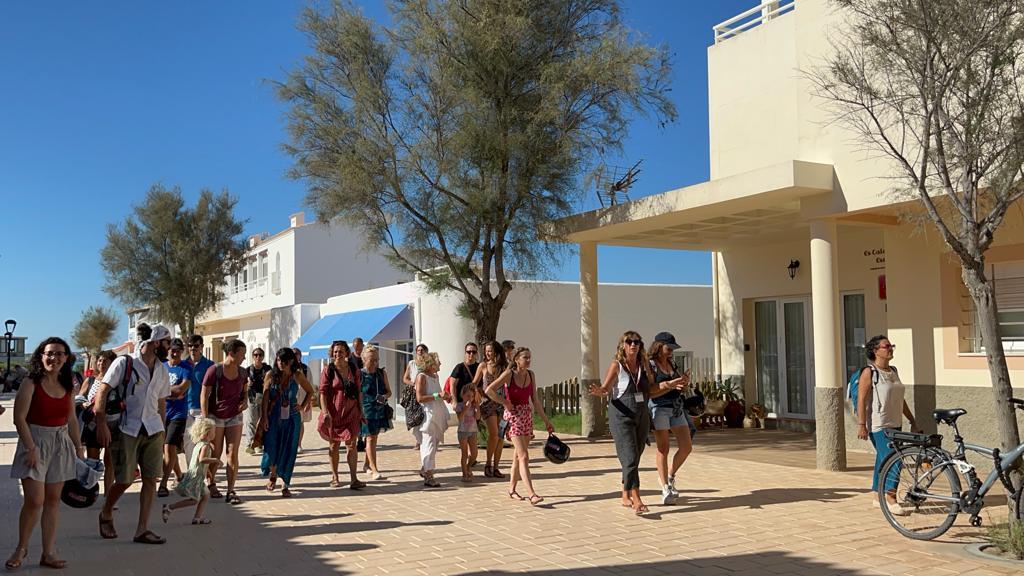 Troppo “luxury” e affollata: il racconto di Stefania sulla Formentera di oggi