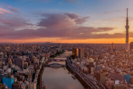 Vista panoramica della città di Tokyo. Tokyo Skytree, Tempio Senso-Ji con il fiume Sumida.