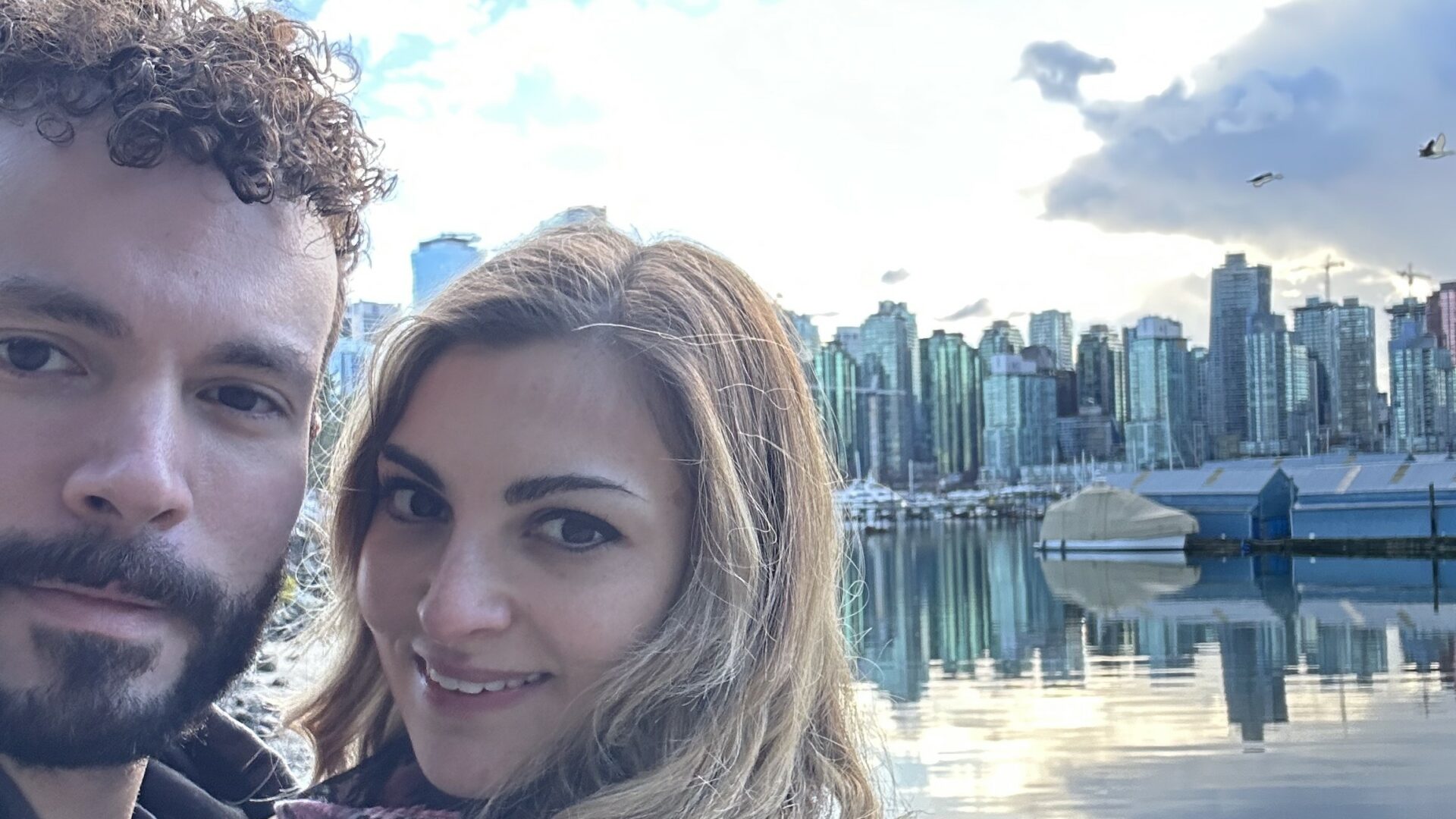 Lorenzo e Federica, “Abbiamo colto al volo un’opportunità professionale e ci siamo trasferiti a Vancouver. Ora vogliamo prendere la residenza permanente e realizzare i nostri sogni!”