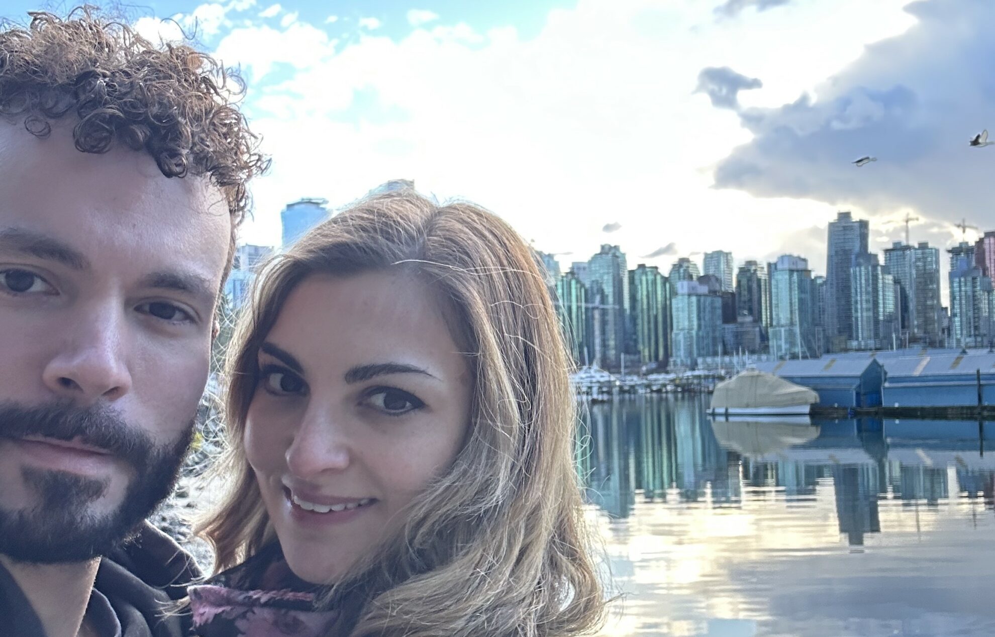 Lorenzo e Federica, “Abbiamo colto al volo un’opportunità professionale e ci siamo trasferiti a Vancouver. Ora vogliamo prendere la residenza permanente e realizzare i nostri sogni!”