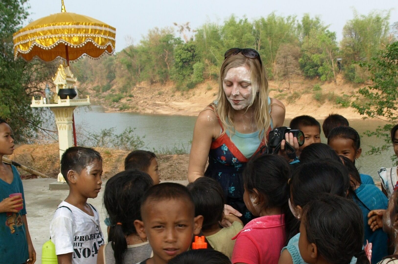 Tracy, “Ho vissuto in diversi Paesi e ora abito a Siem Reap, in Cambogia, dove lavoro per un brand etico che produce scarpe”
