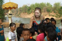 Tracy, “Ho vissuto in diversi Paesi e ora abito a Siem Reap, in Cambogia, dove lavoro per un brand etico che produce scarpe”