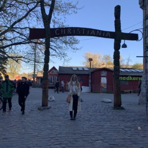 Lucy Danimarchizziamoci (2)