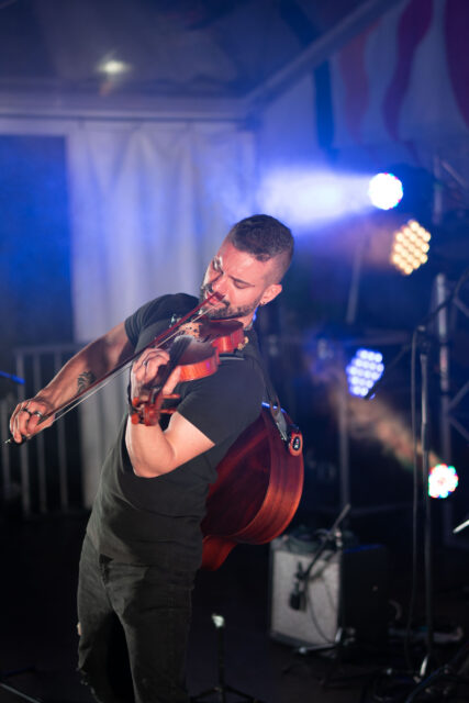 Italiani in Australia: la vita di Daniele tra lavoro e sogni musicali