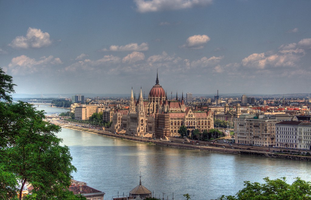 trasferirsi a lavorare a Budapest